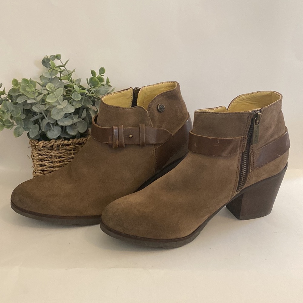 Bussola Reikiavik taupe brown suede distressed leather 8 heel ankle moto boots